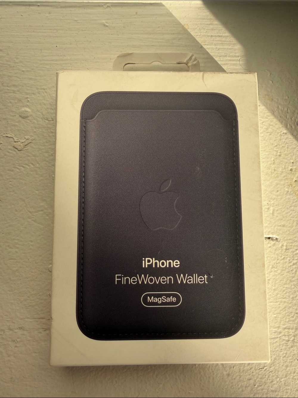 Apple FineWoven MagSafe Wallet - Midnight Purple